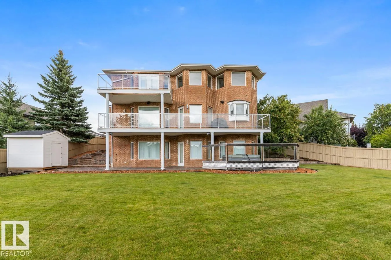 21 RIDGEBAY Place