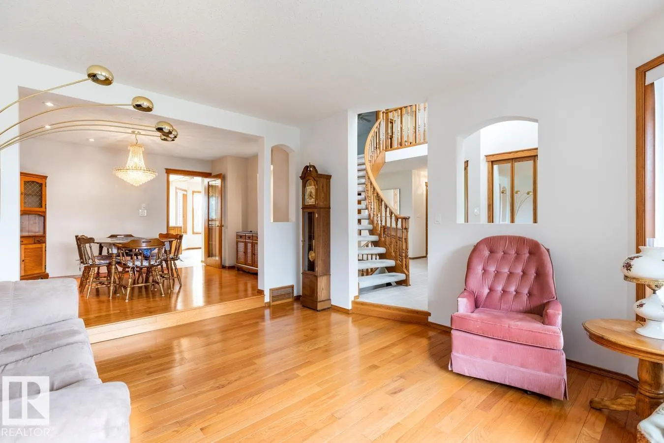21 RIDGEBAY Place