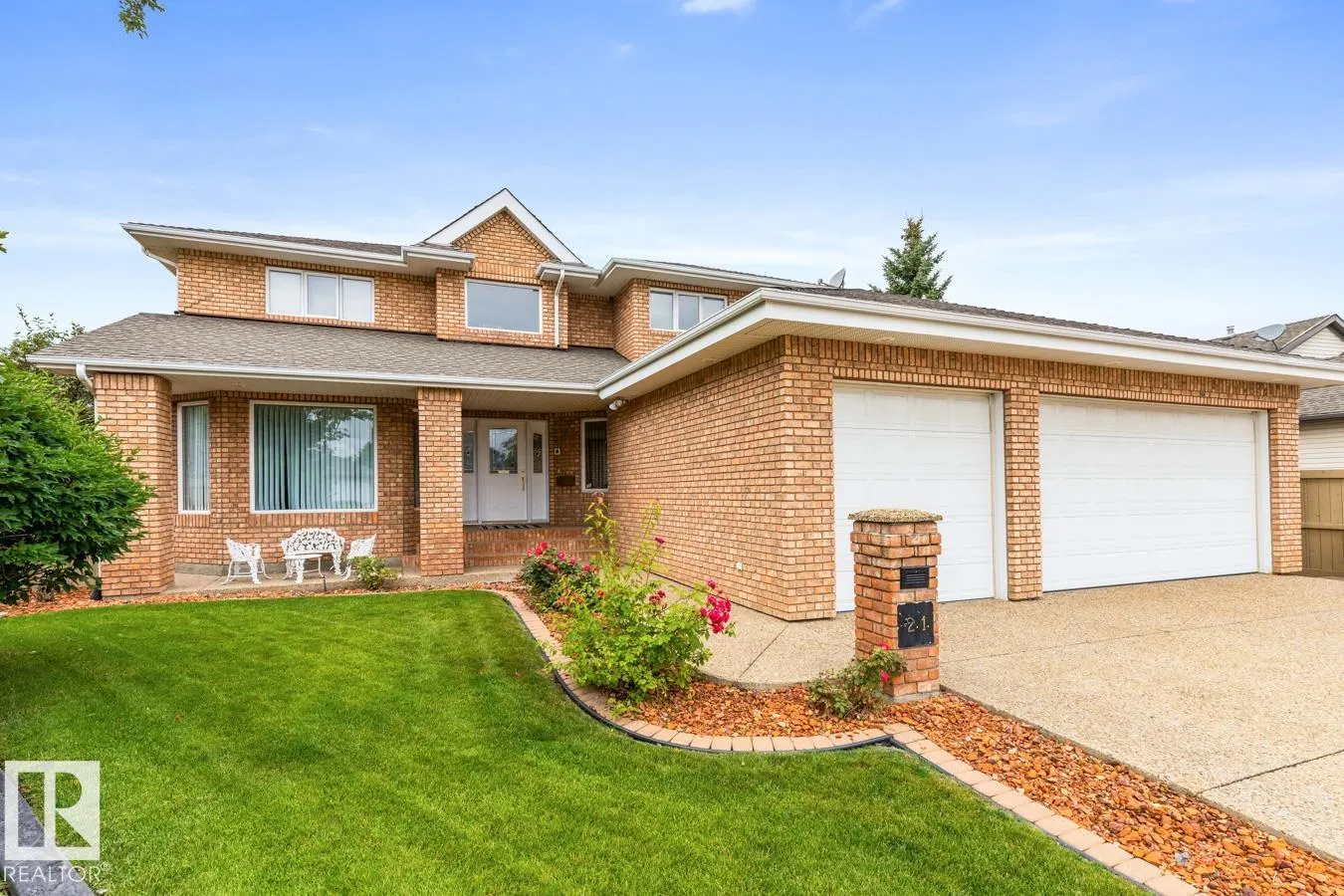 21 RIDGEBAY Place