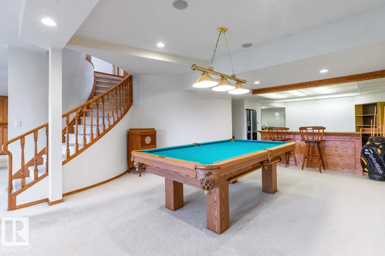21 RIDGEBAY Place