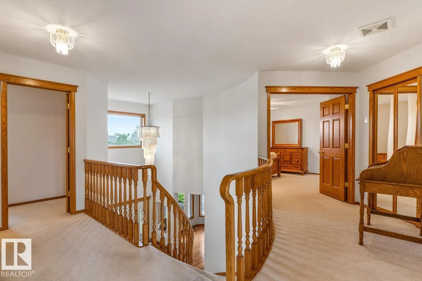 21 RIDGEBAY Place
