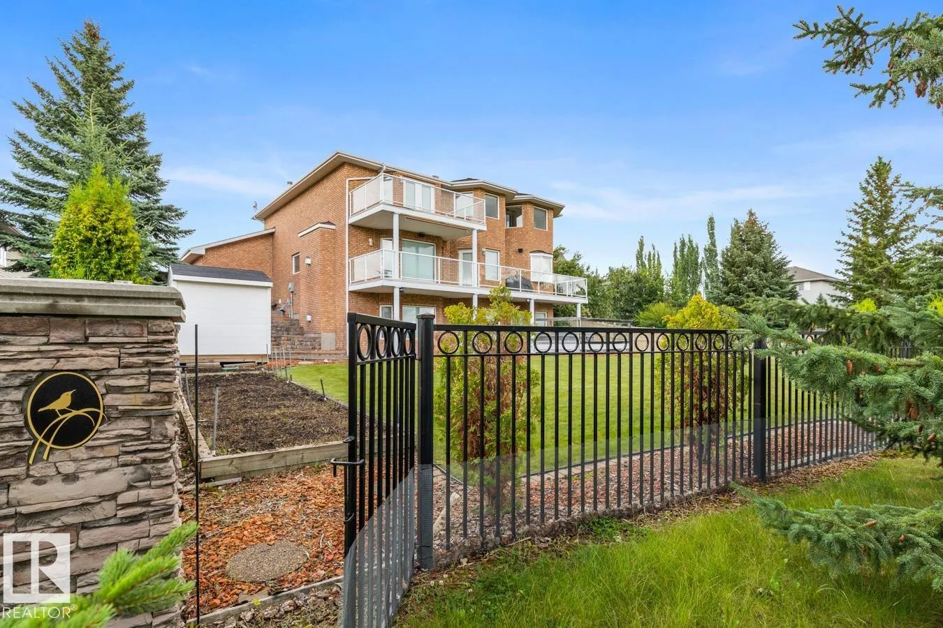 21 RIDGEBAY Place