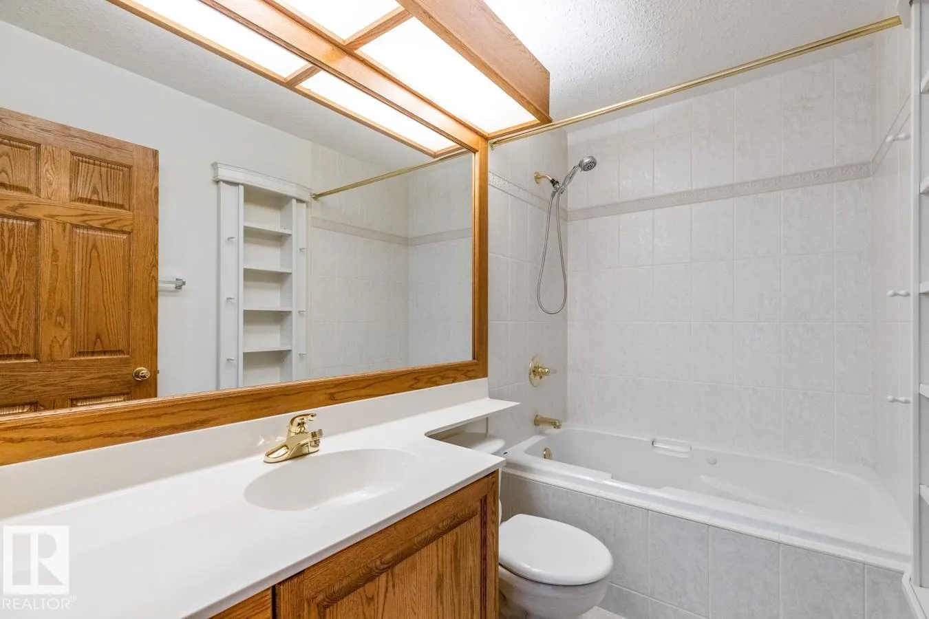 21 RIDGEBAY Place