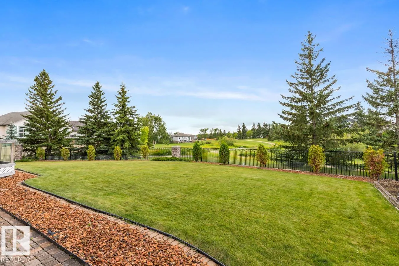 21 RIDGEBAY Place