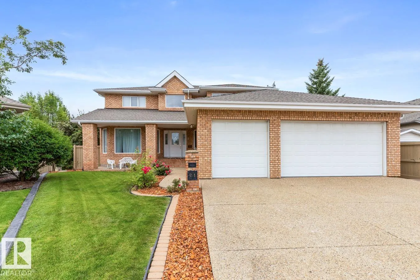 21 RIDGEBAY Place