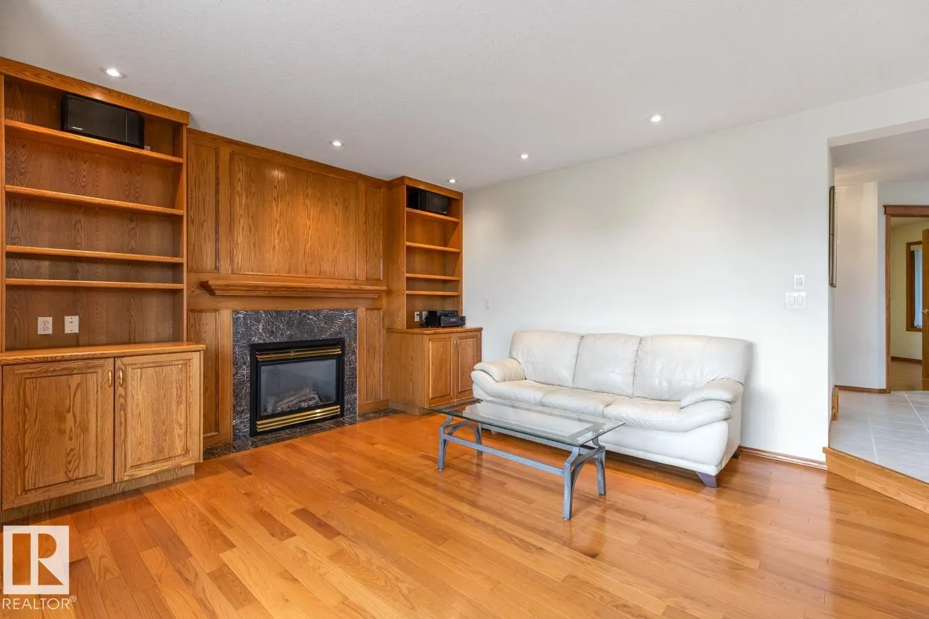 21 RIDGEBAY Place
