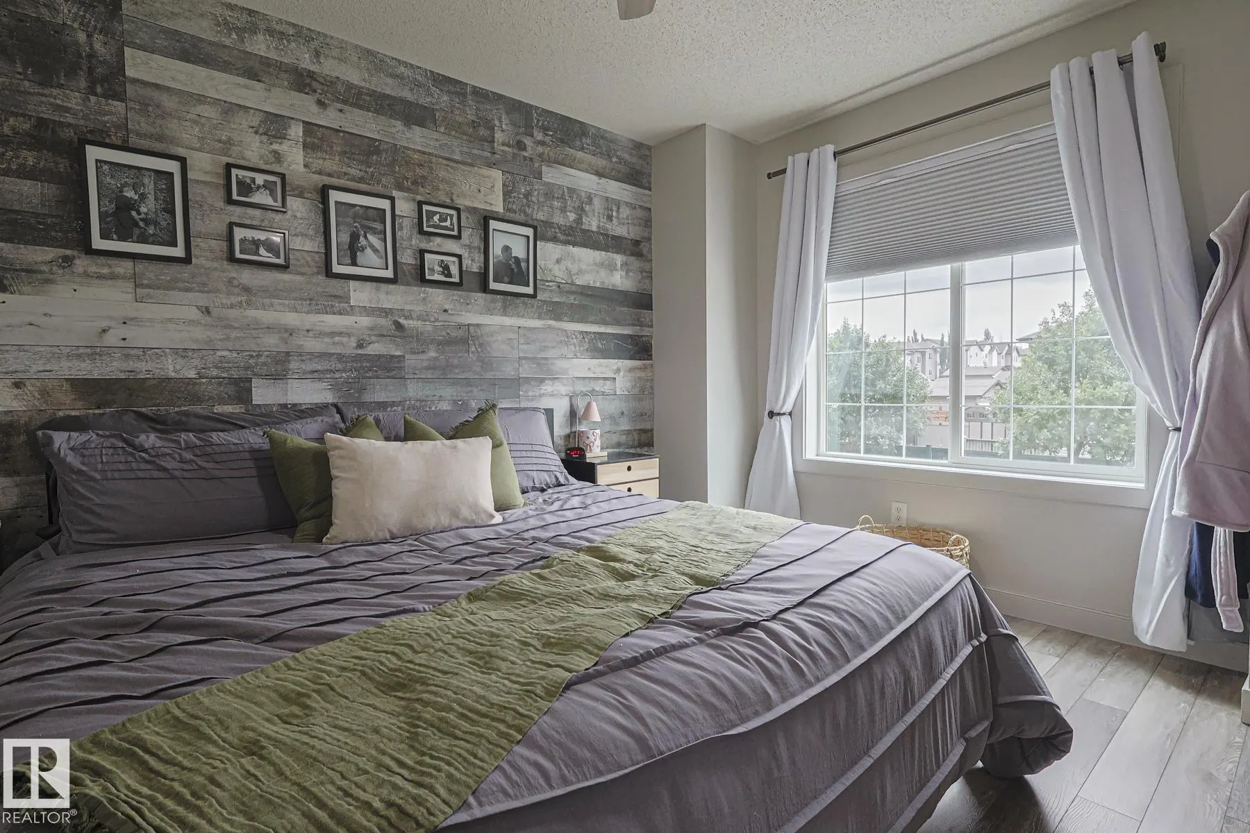 2 VANESSA Avenue