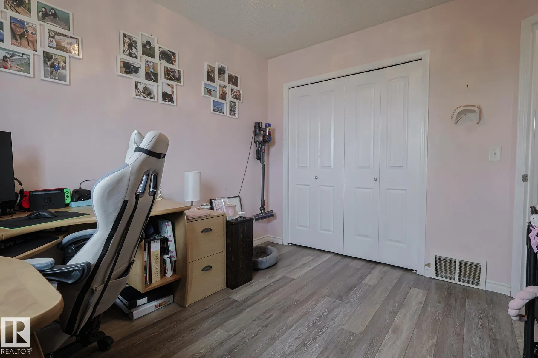 2 VANESSA Avenue