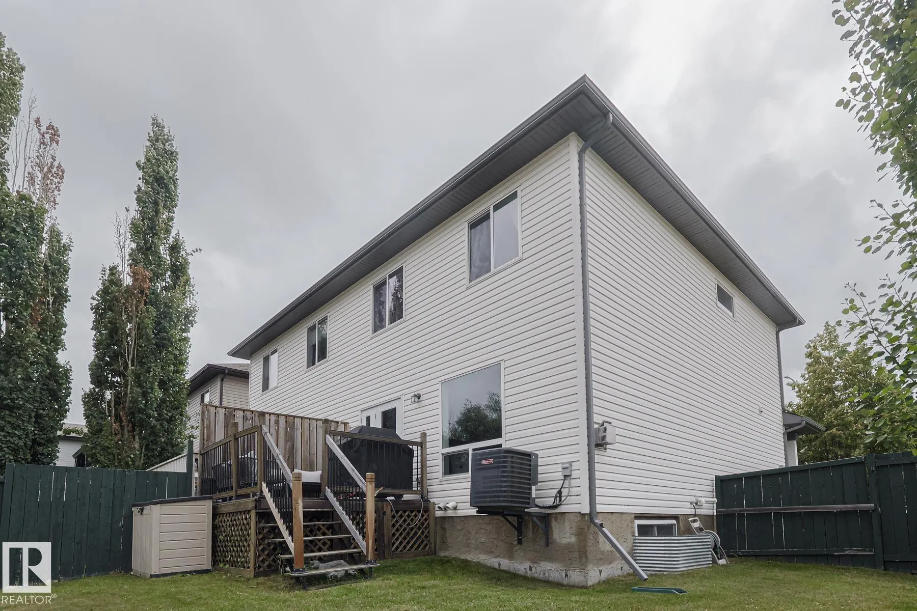 2 VANESSA Avenue