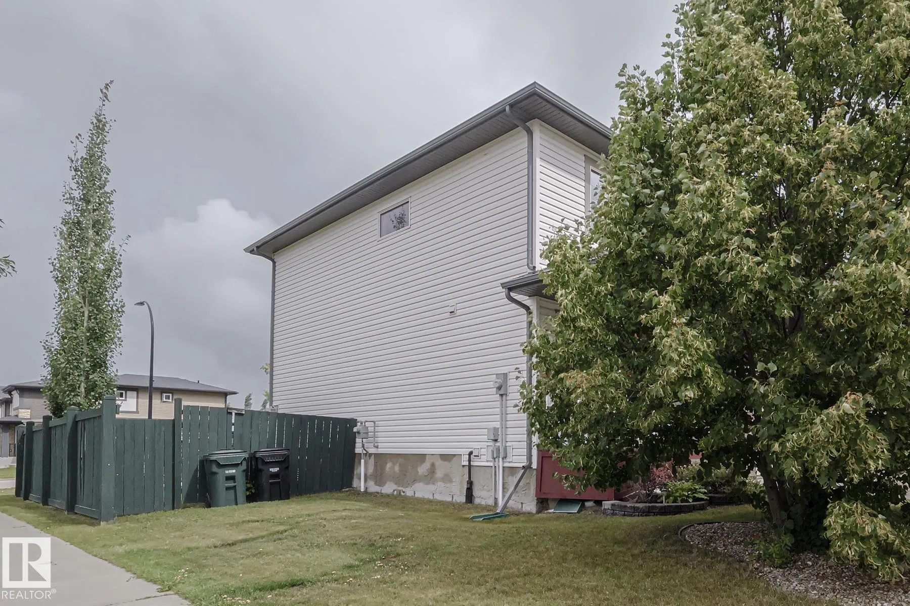 2 VANESSA Avenue