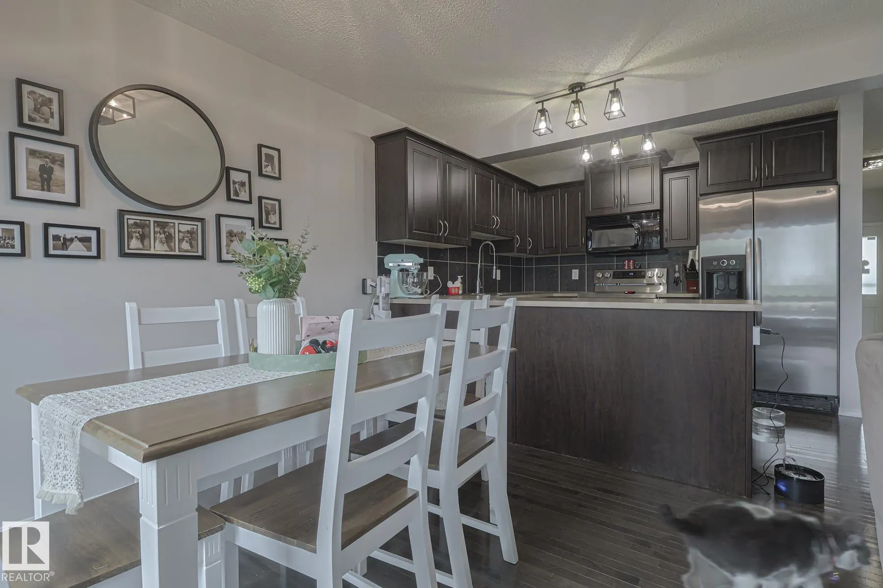 2 VANESSA Avenue