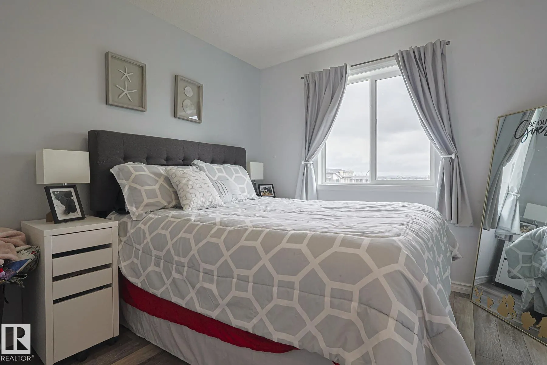2 VANESSA Avenue