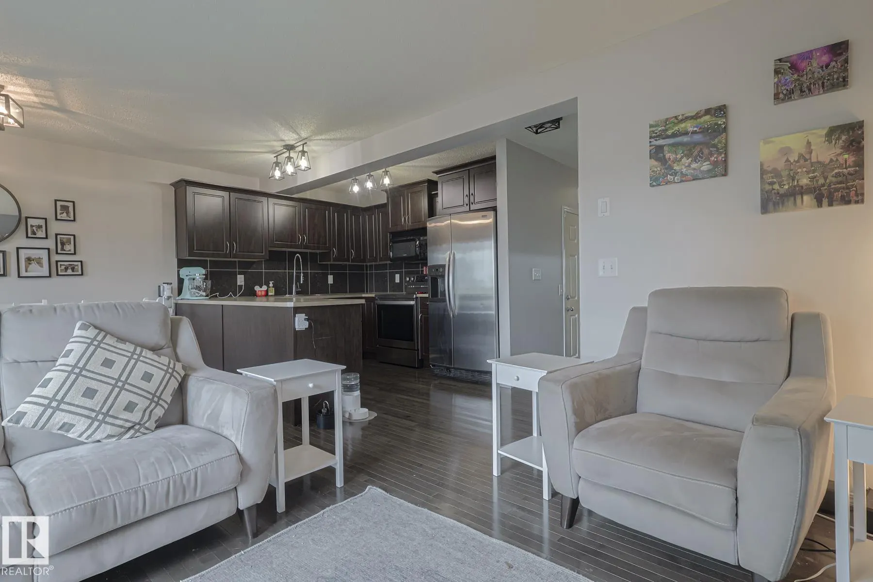 2 VANESSA Avenue