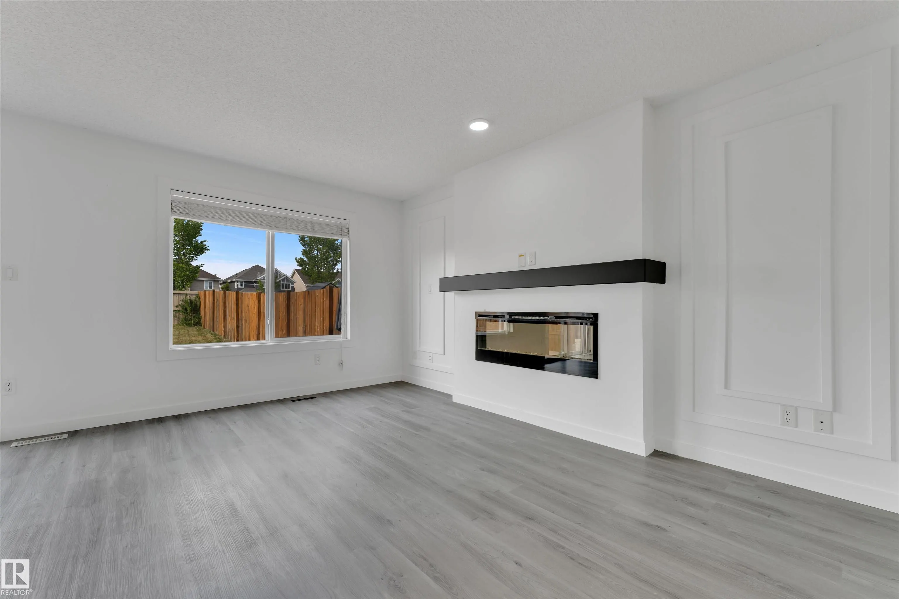 5405 CRABAPPLE Loop