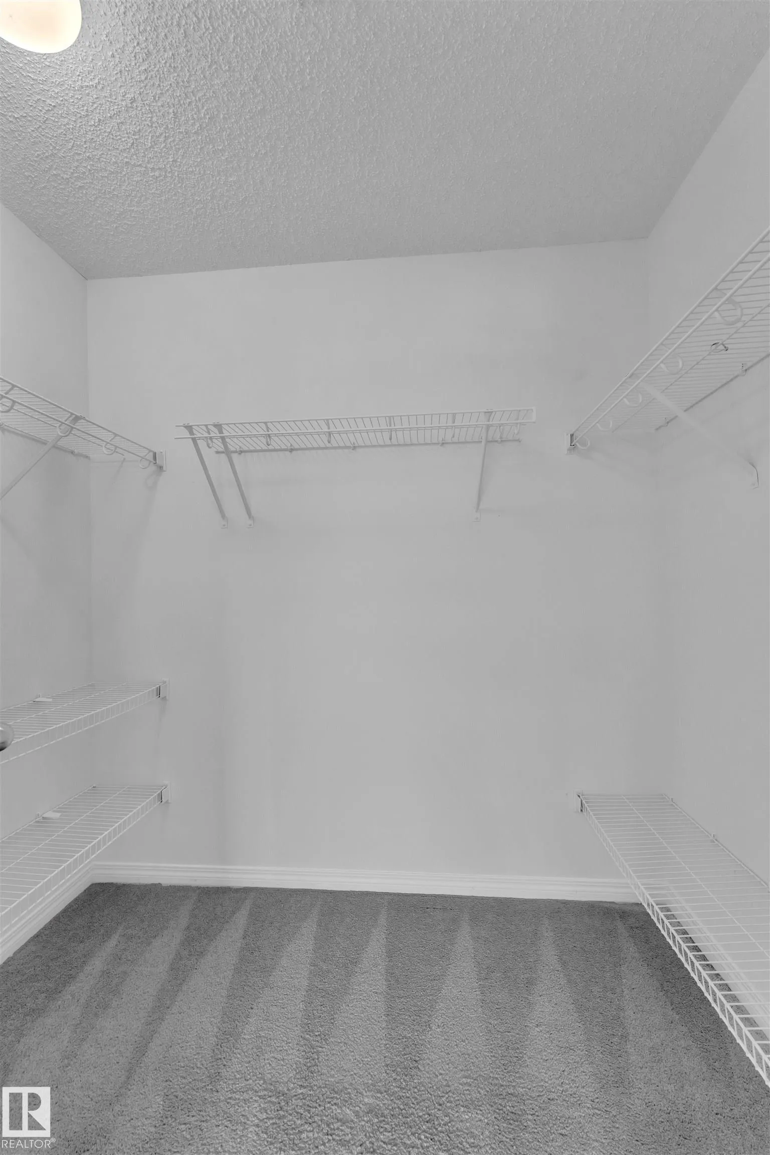 5405 CRABAPPLE Loop