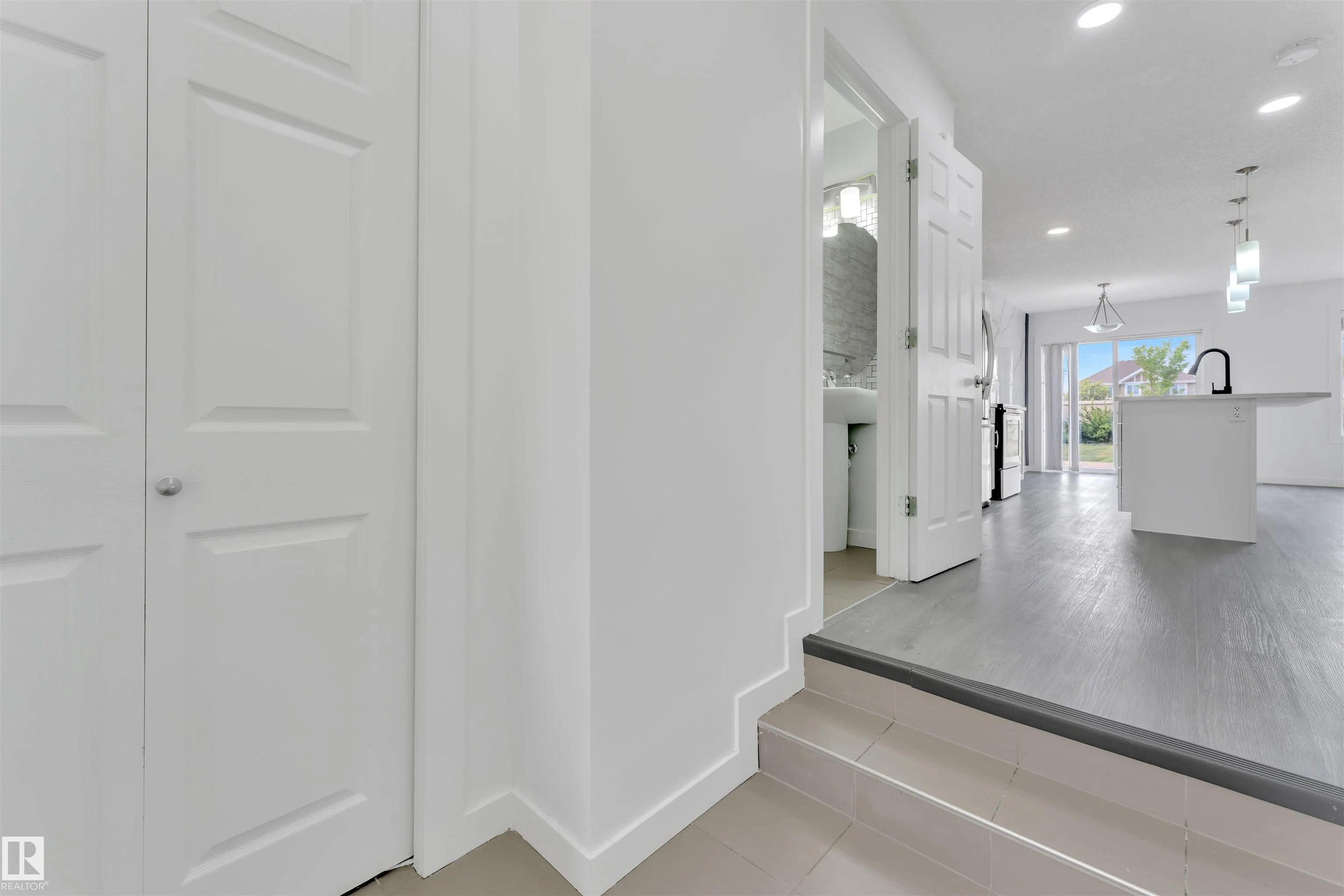 5405 CRABAPPLE Loop