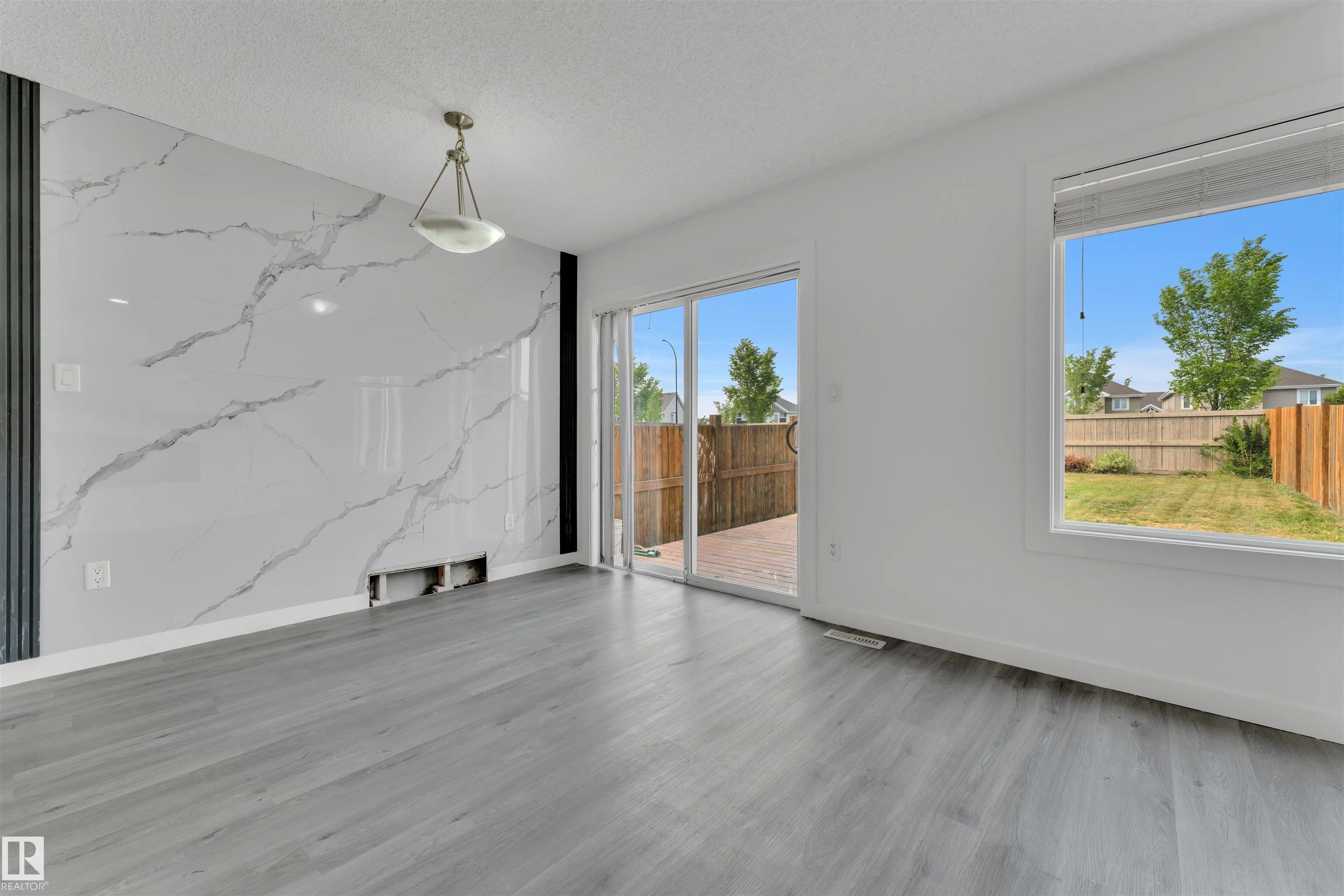 5405 CRABAPPLE Loop