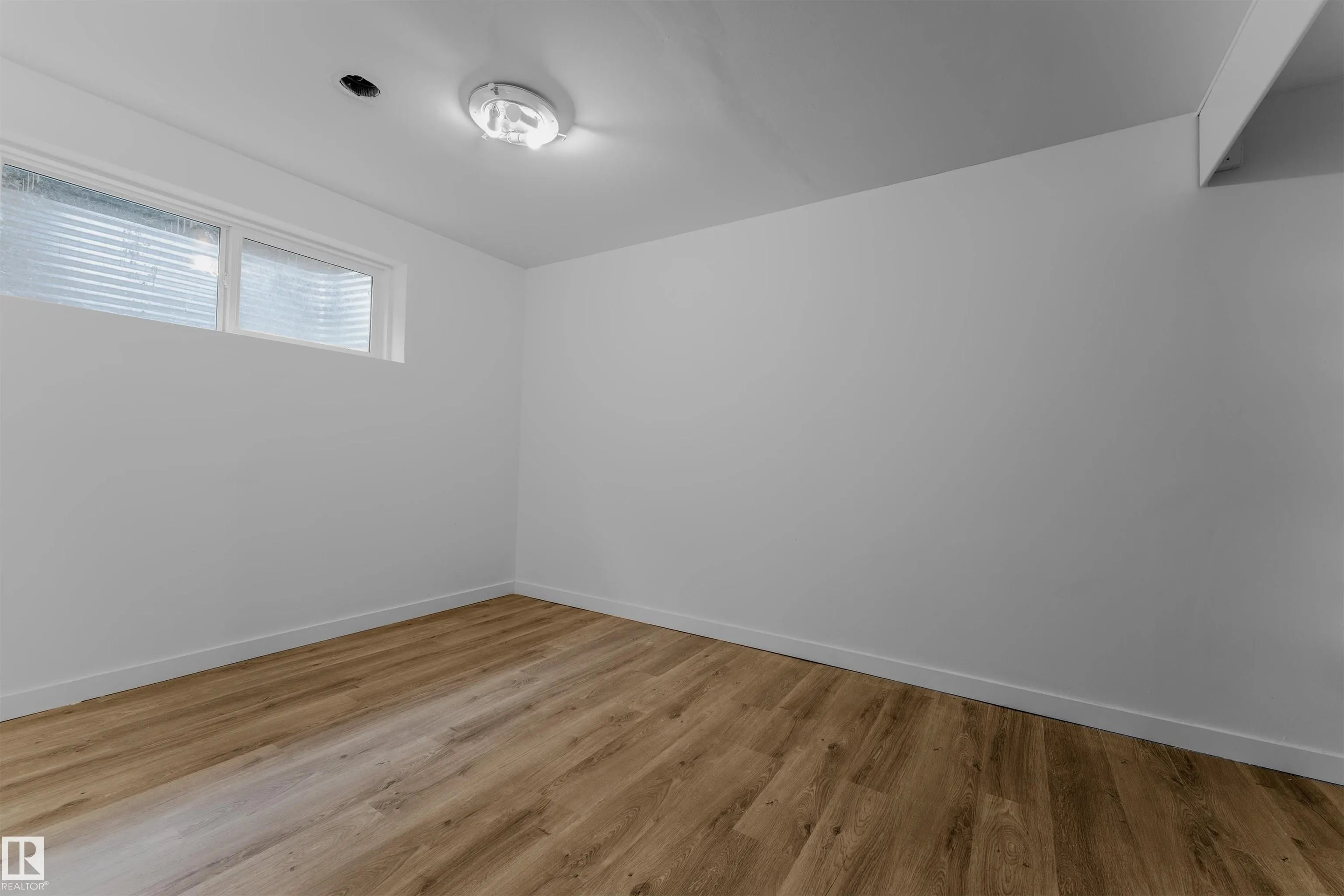 5405 CRABAPPLE Loop