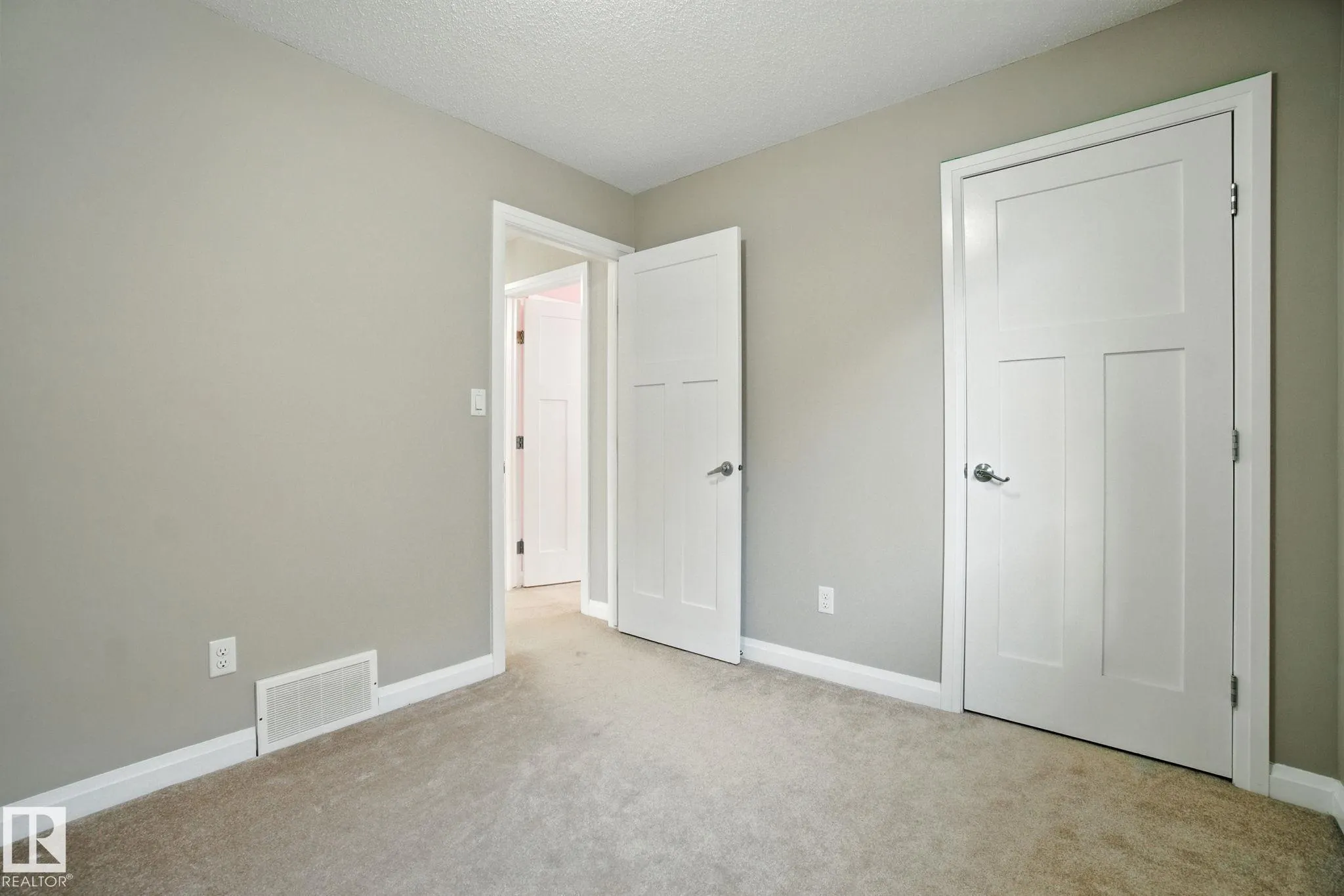 478 AINSLIE Crescent