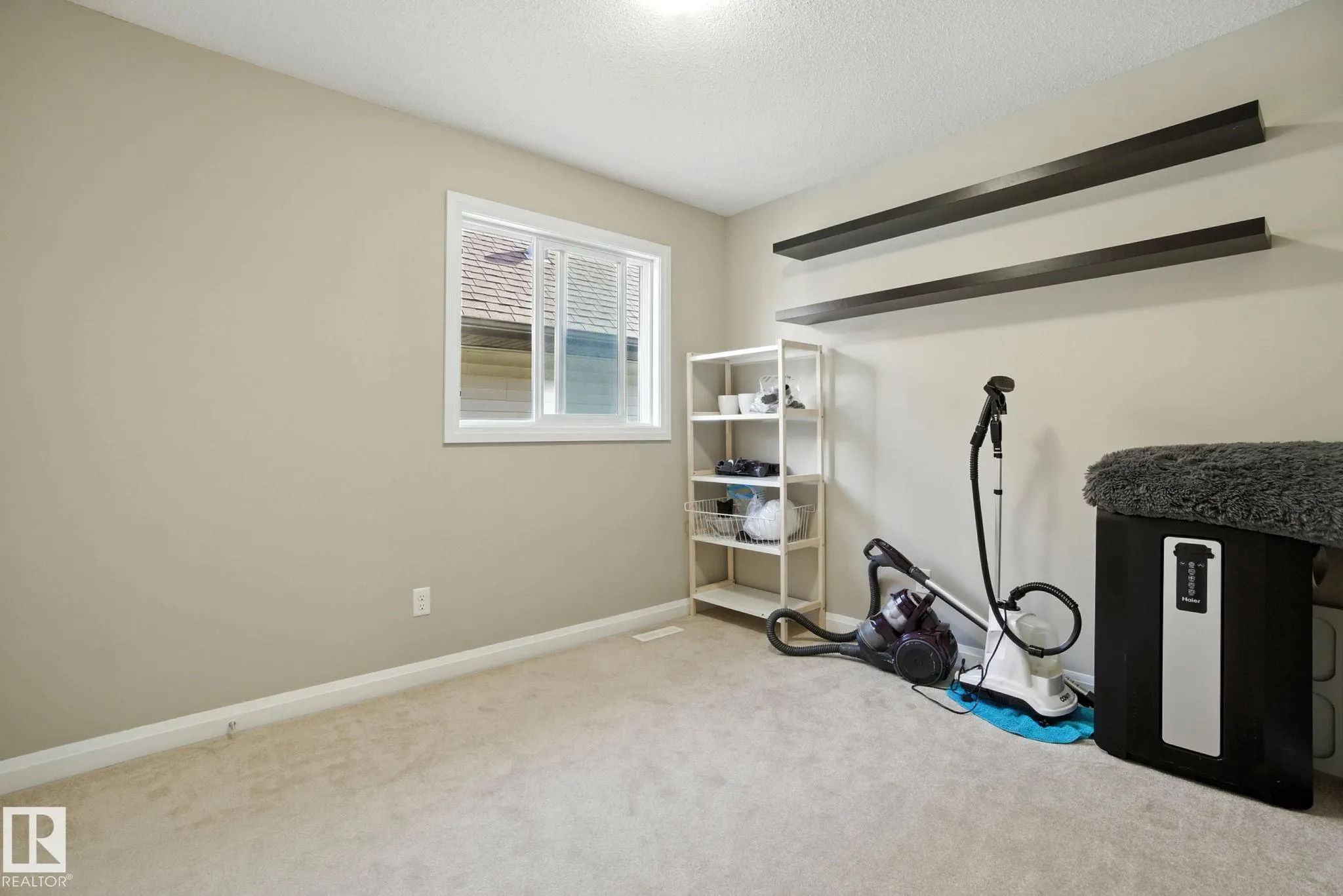 478 AINSLIE Crescent