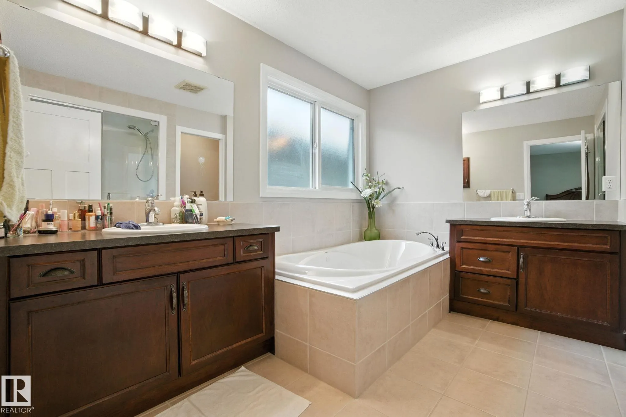 478 AINSLIE Crescent