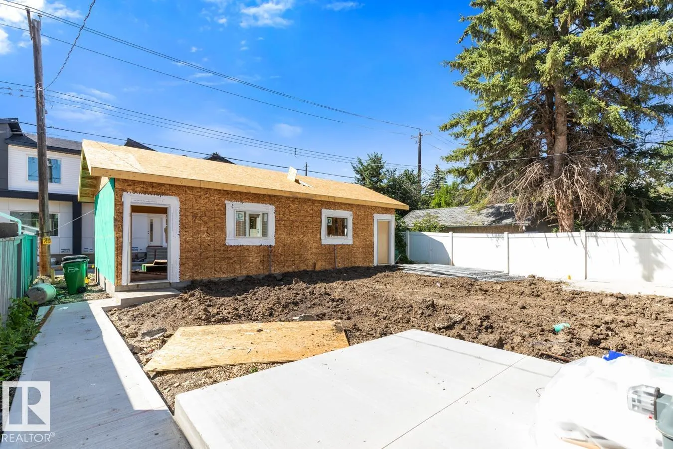 7906 75 Street