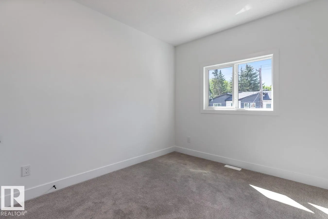 7906 75 Street