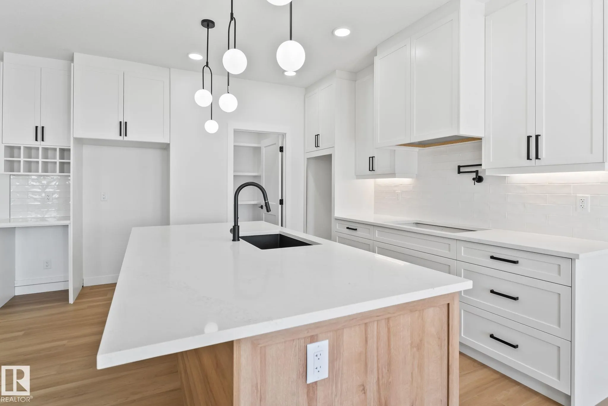 3138 Magpie Wy