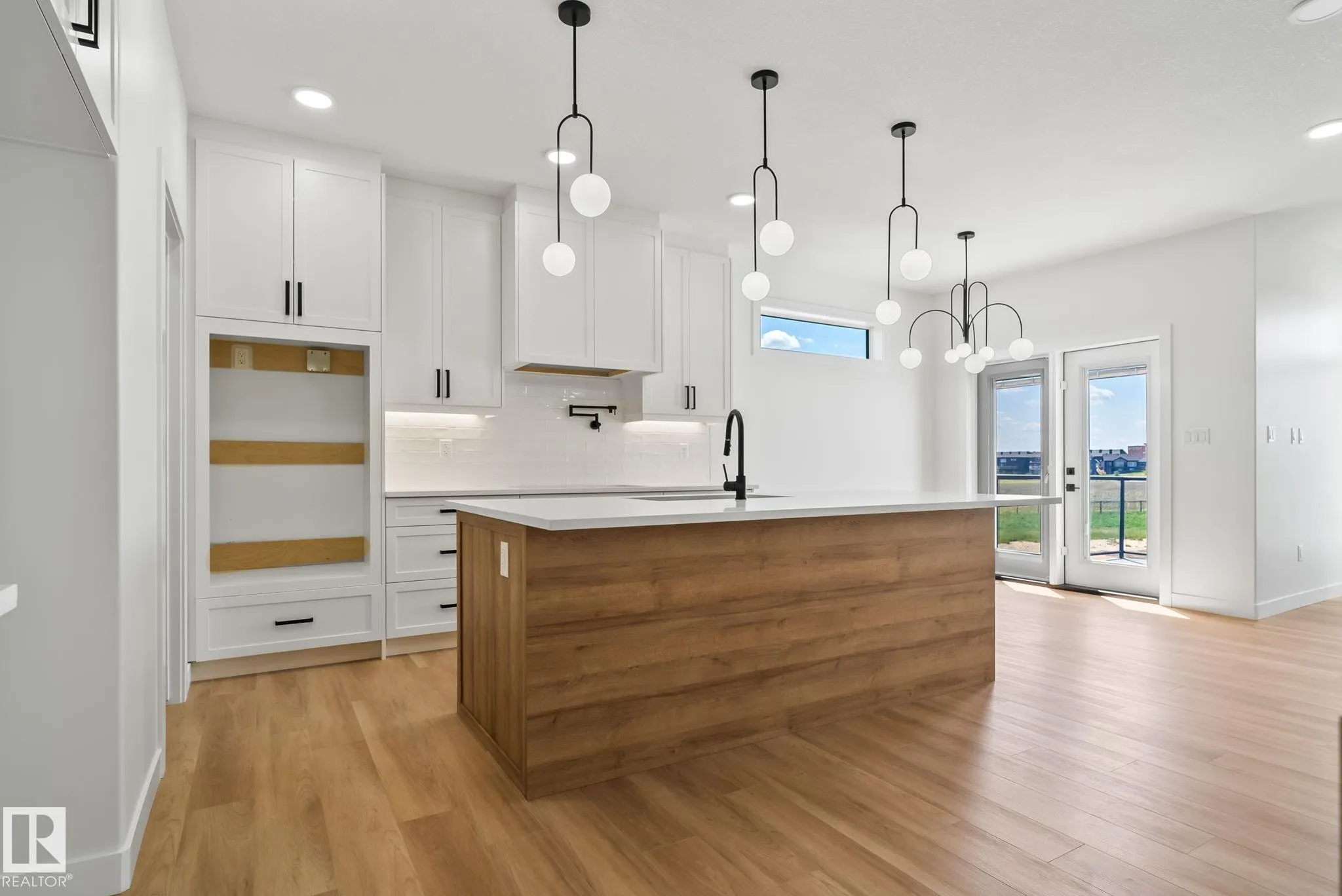 3138 Magpie Wy