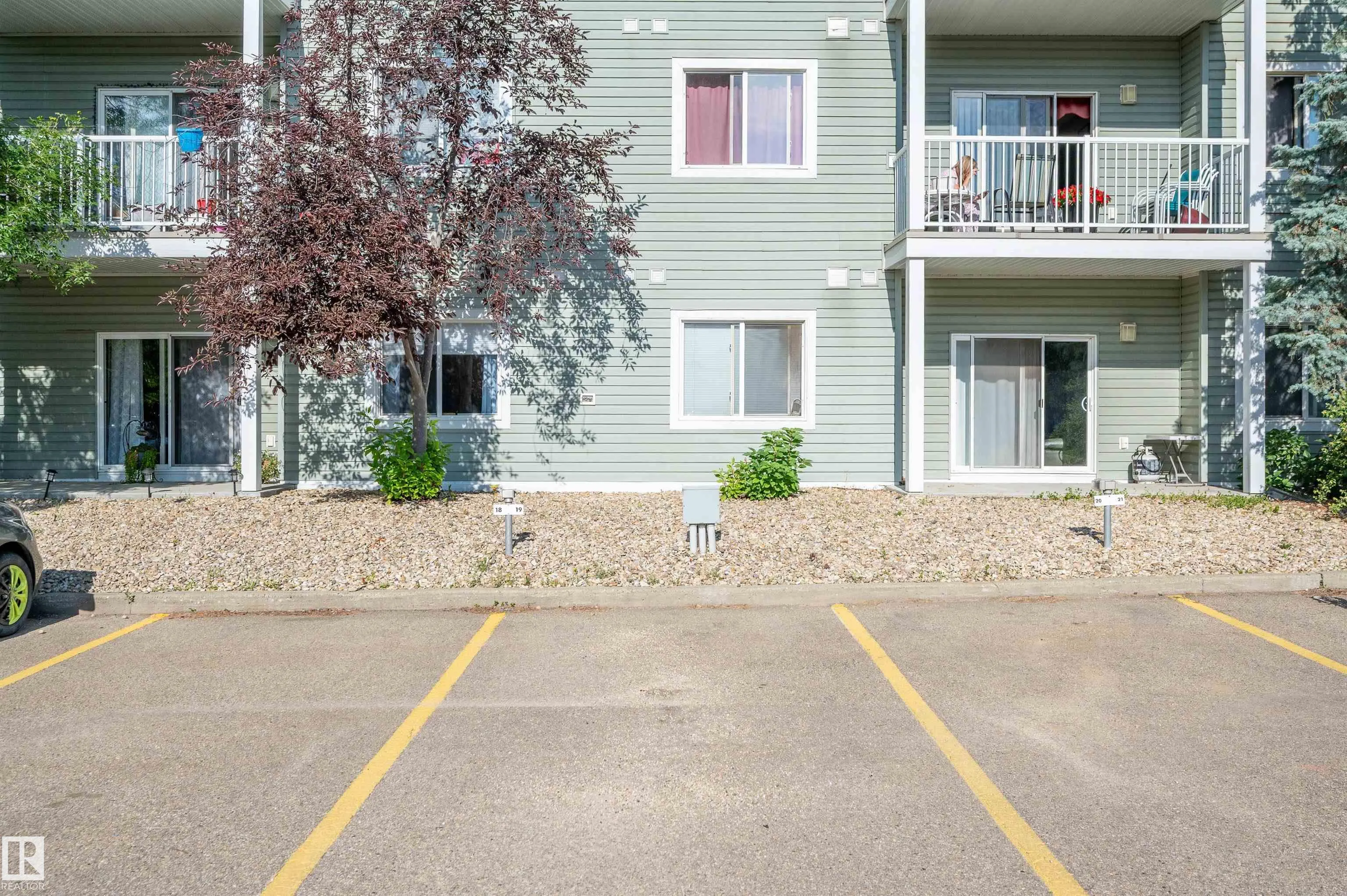 50 WOODSMERE Close