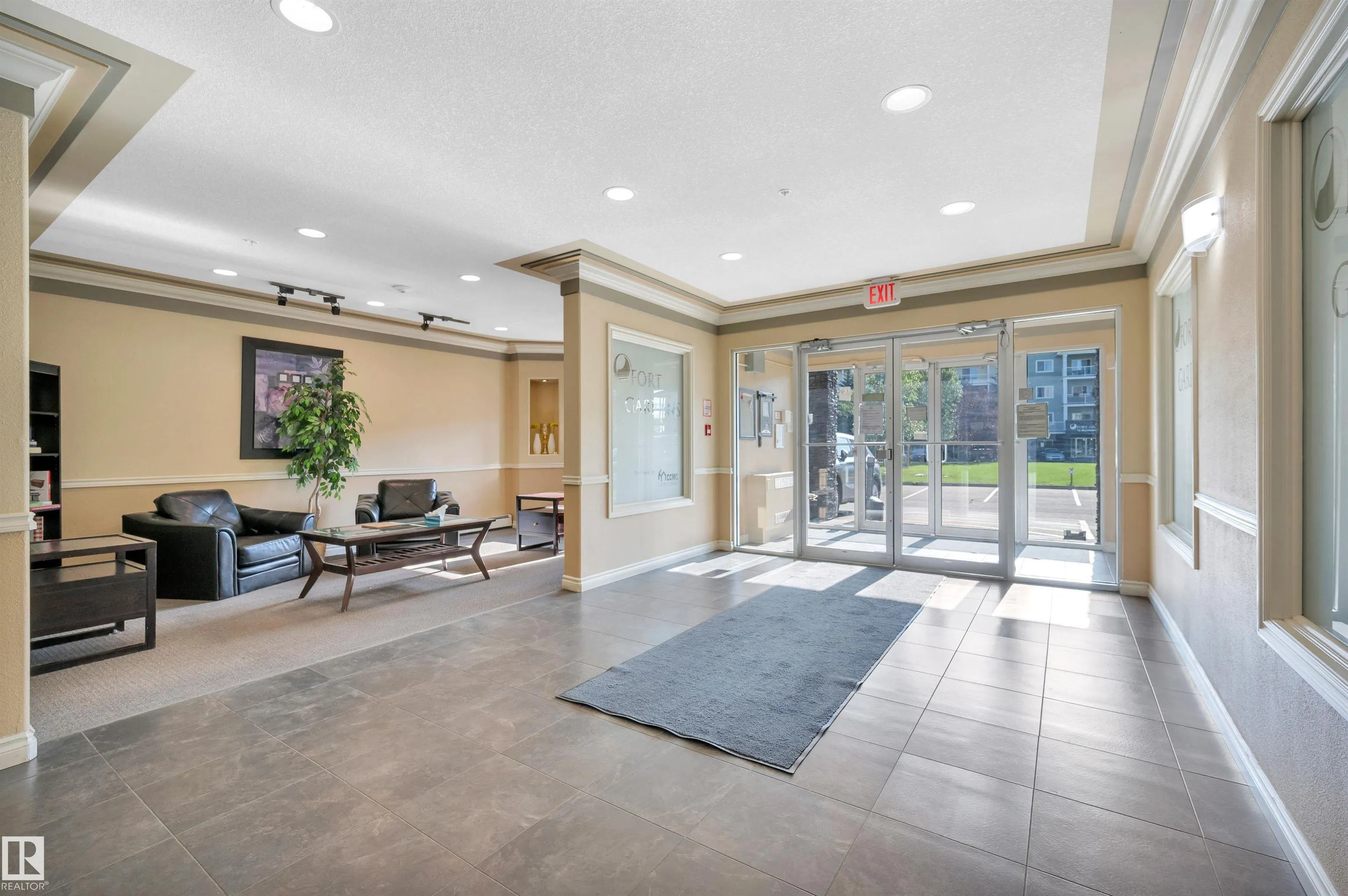 50 WOODSMERE Close