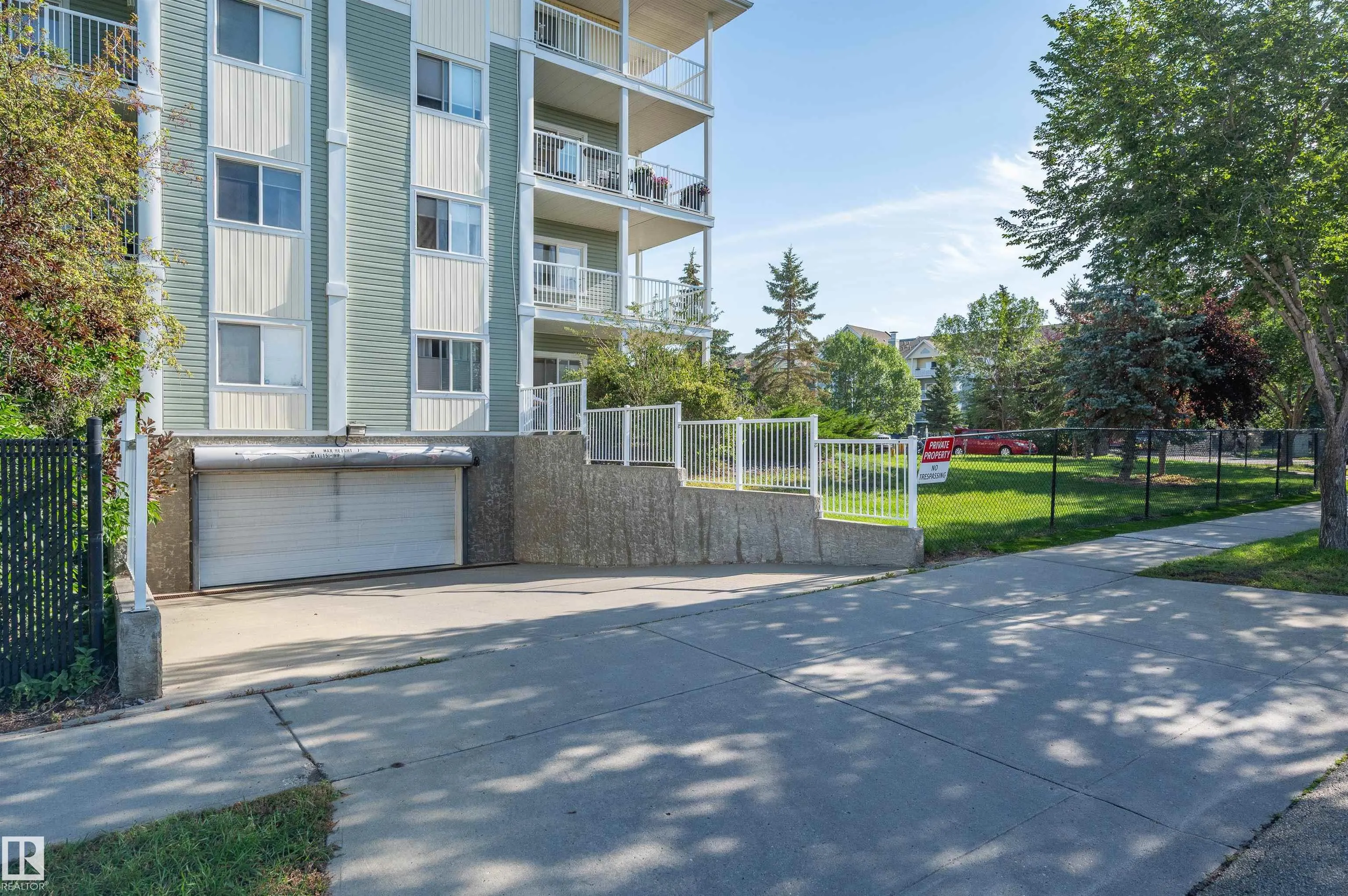 50 WOODSMERE Close