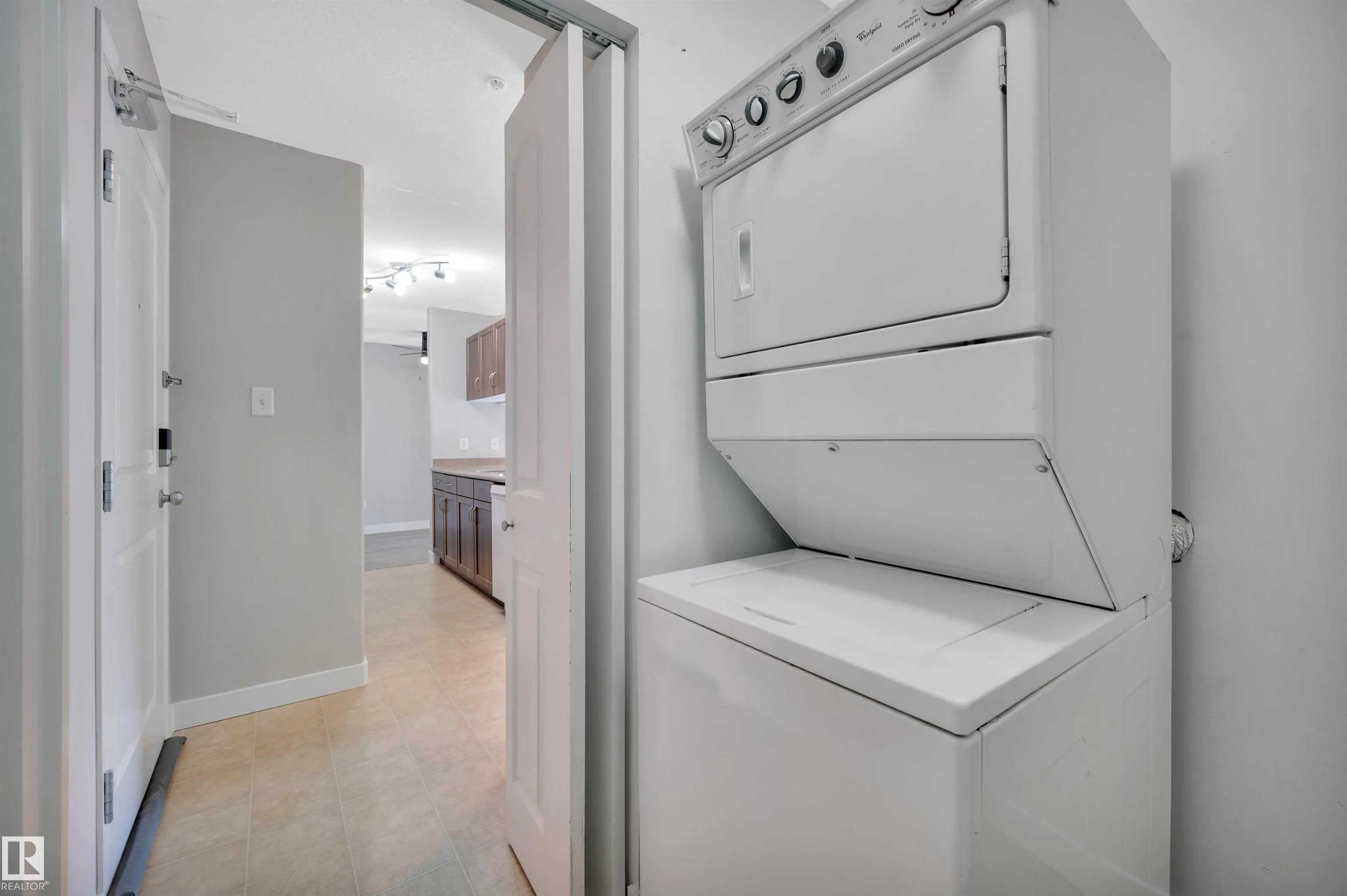 50 WOODSMERE Close