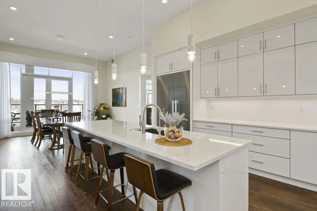 200 BELLEROSE Drive