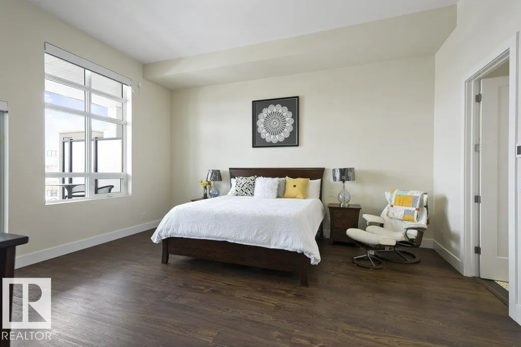 200 BELLEROSE Drive