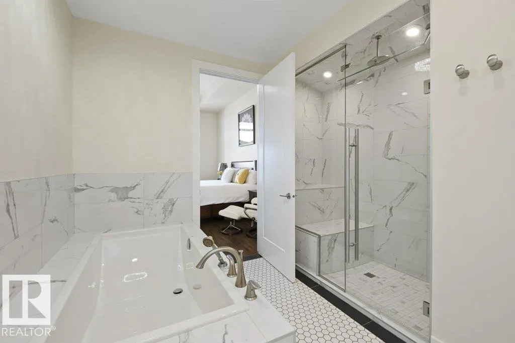 200 BELLEROSE Drive