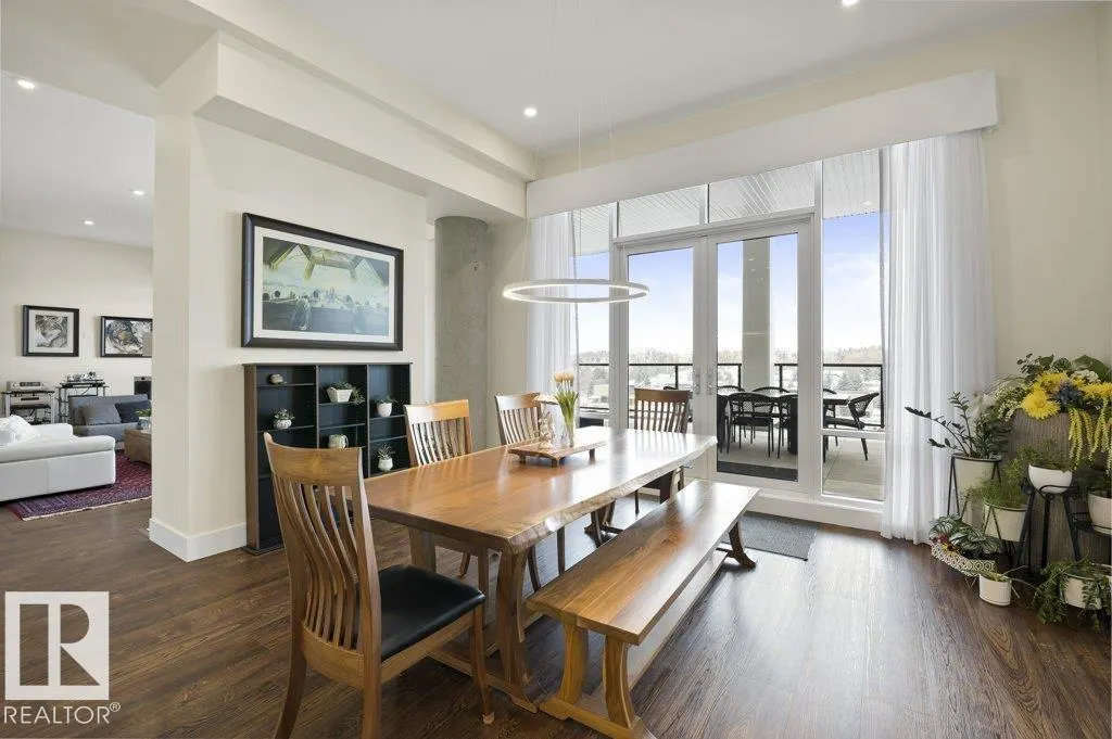 200 BELLEROSE Drive