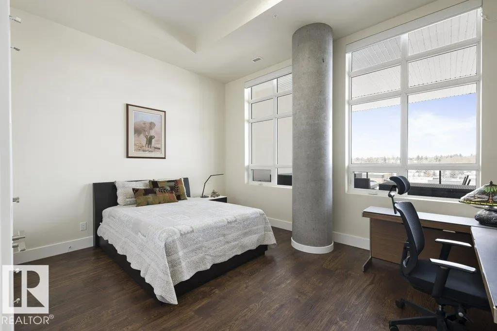 200 BELLEROSE Drive