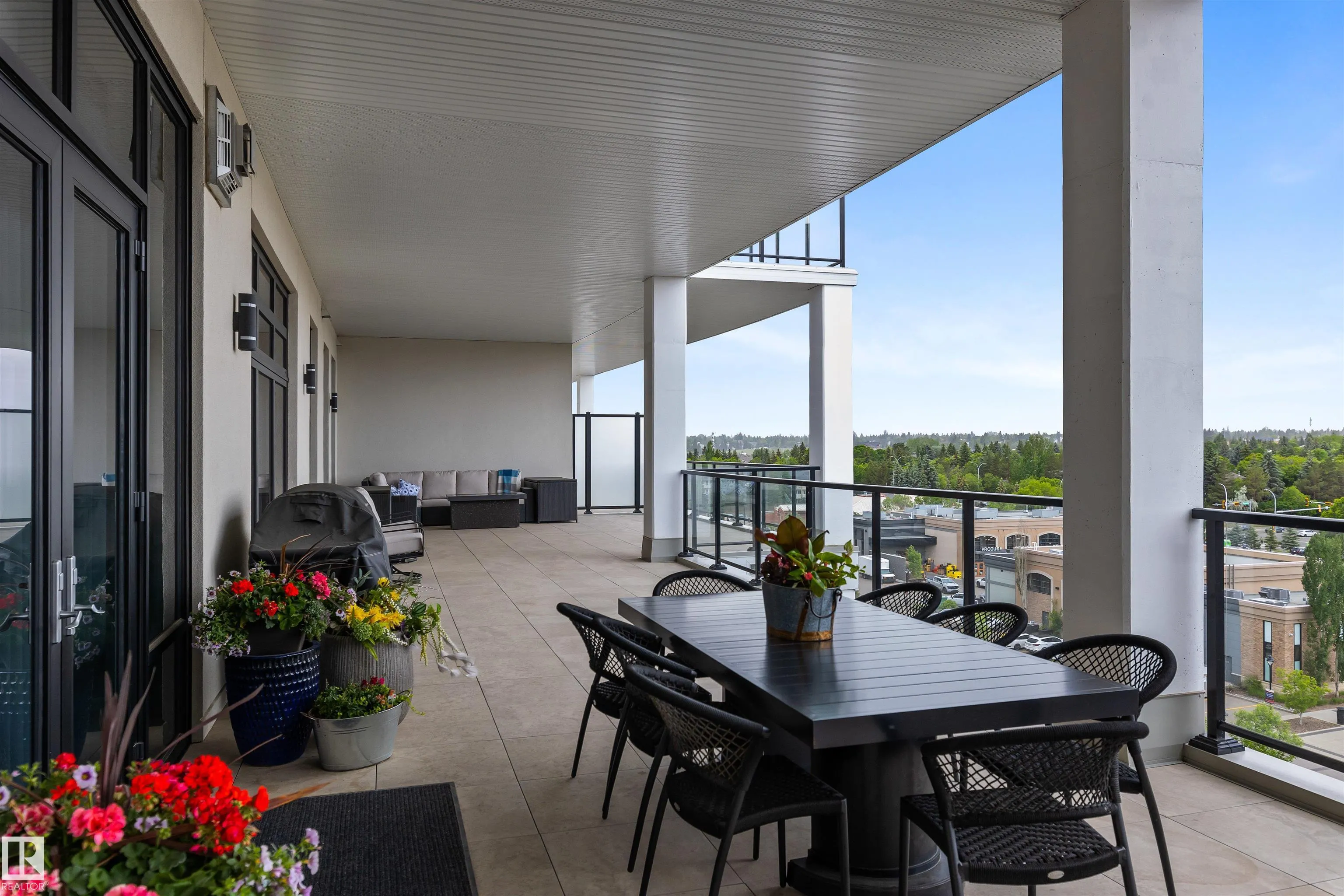 200 BELLEROSE Drive