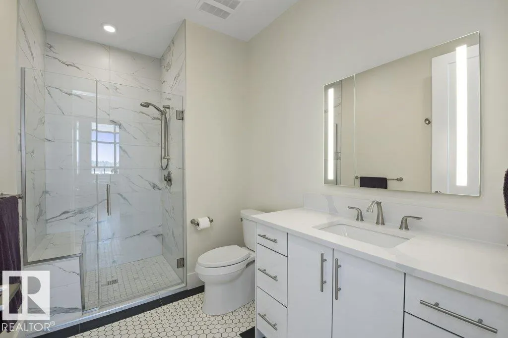 200 BELLEROSE Drive