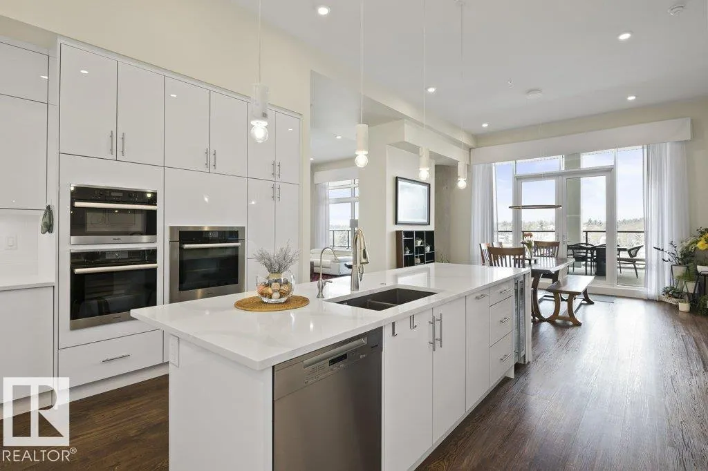 200 BELLEROSE Drive