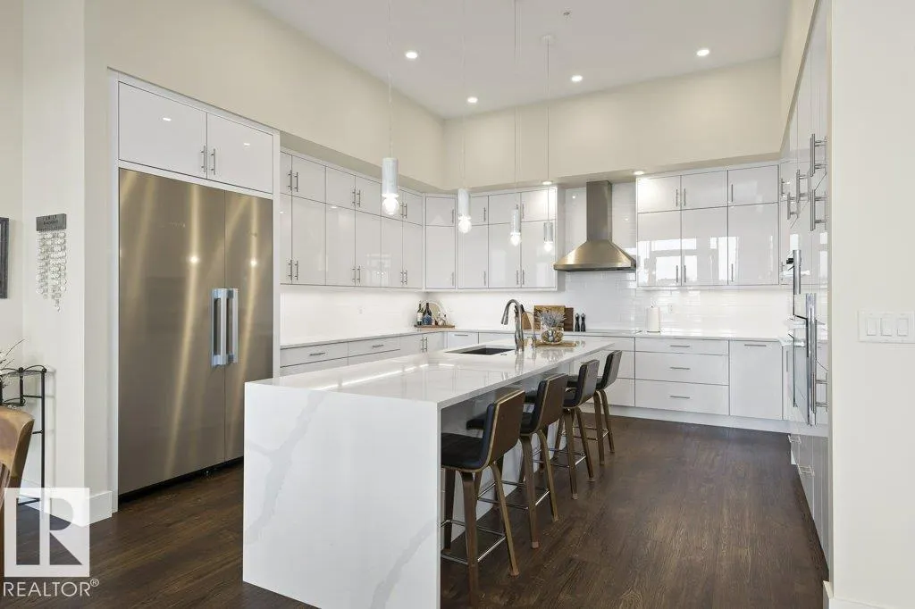 200 BELLEROSE Drive