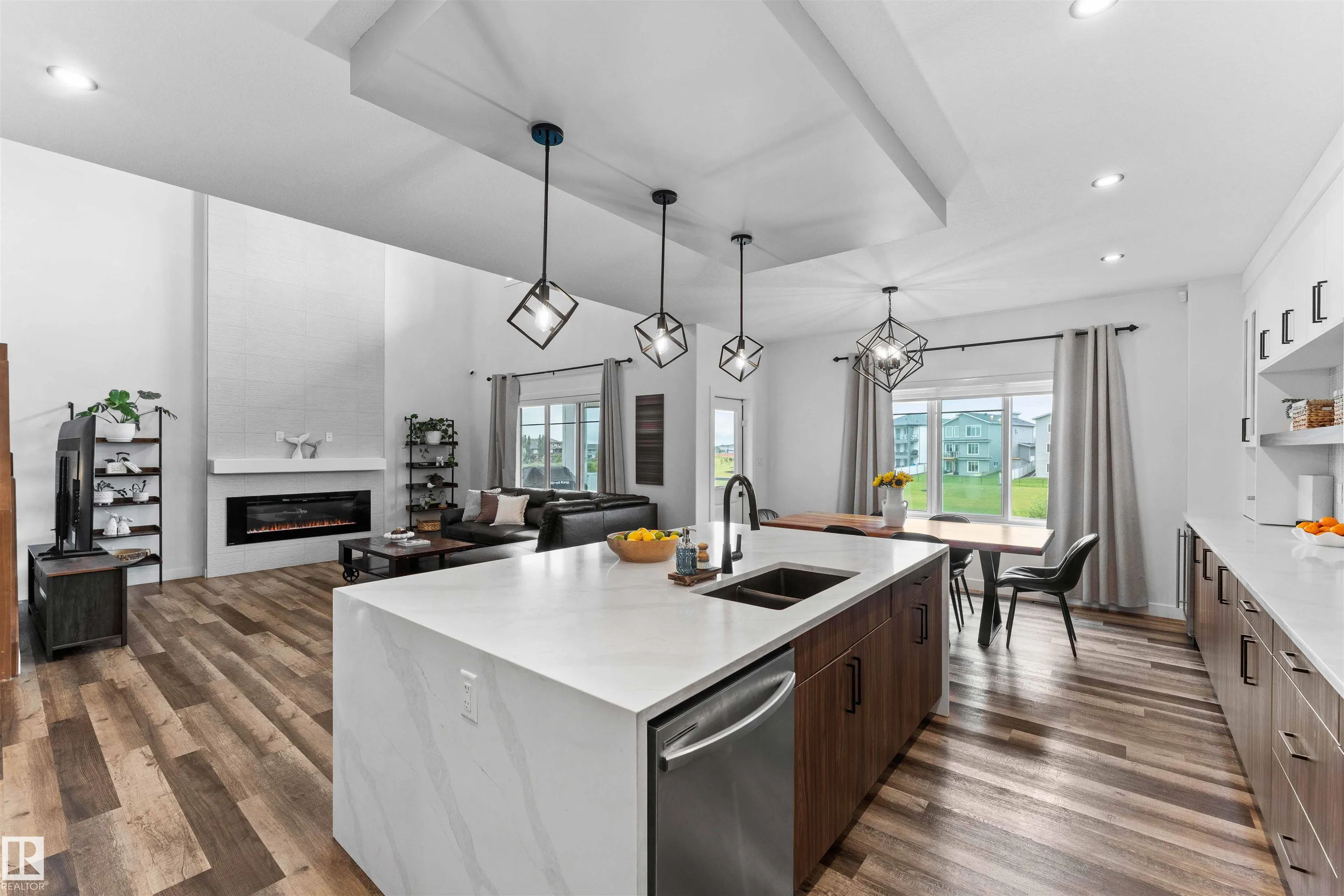 57 DALQUIST Bay