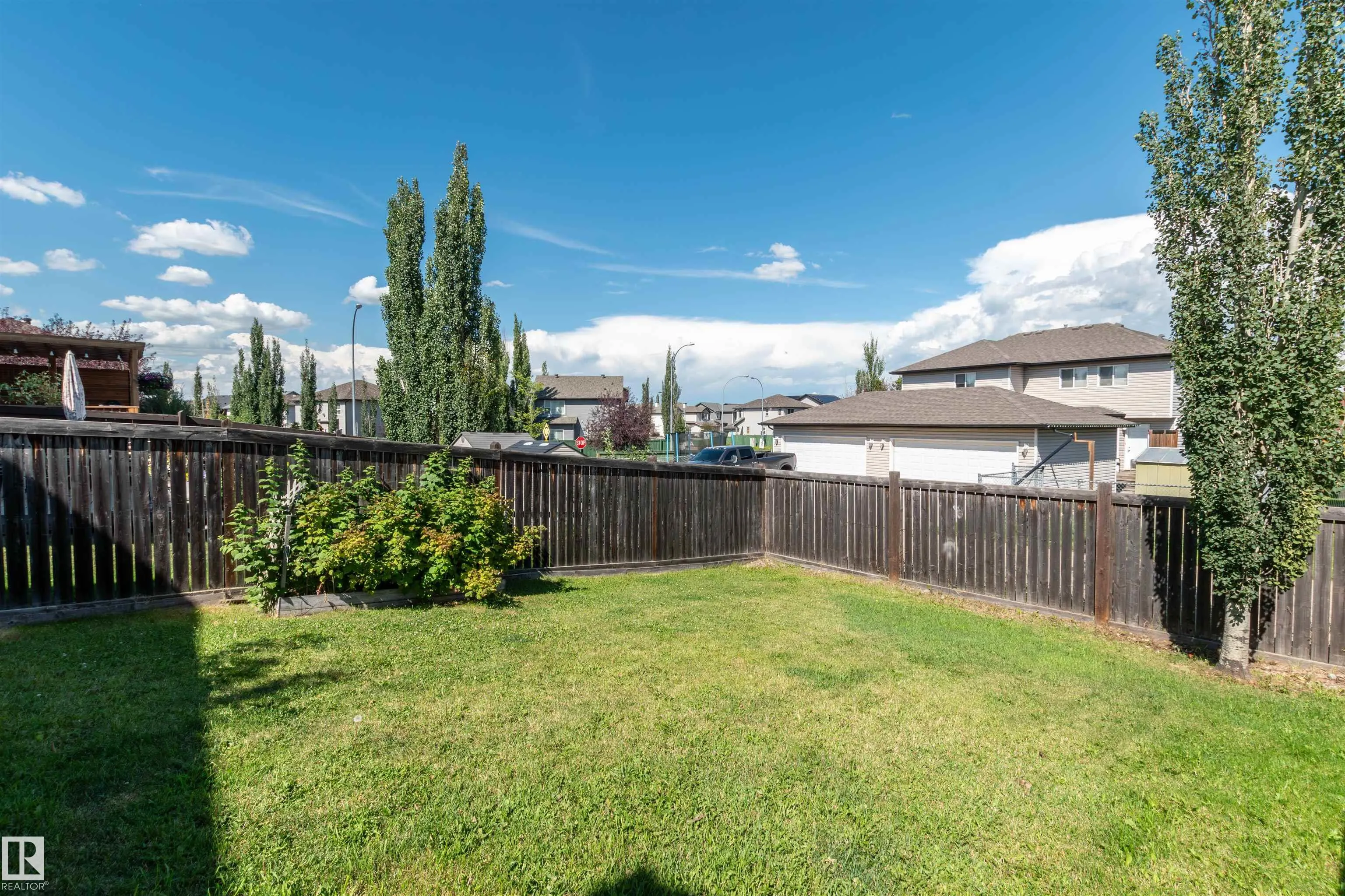 5 CARLYLE Crescent