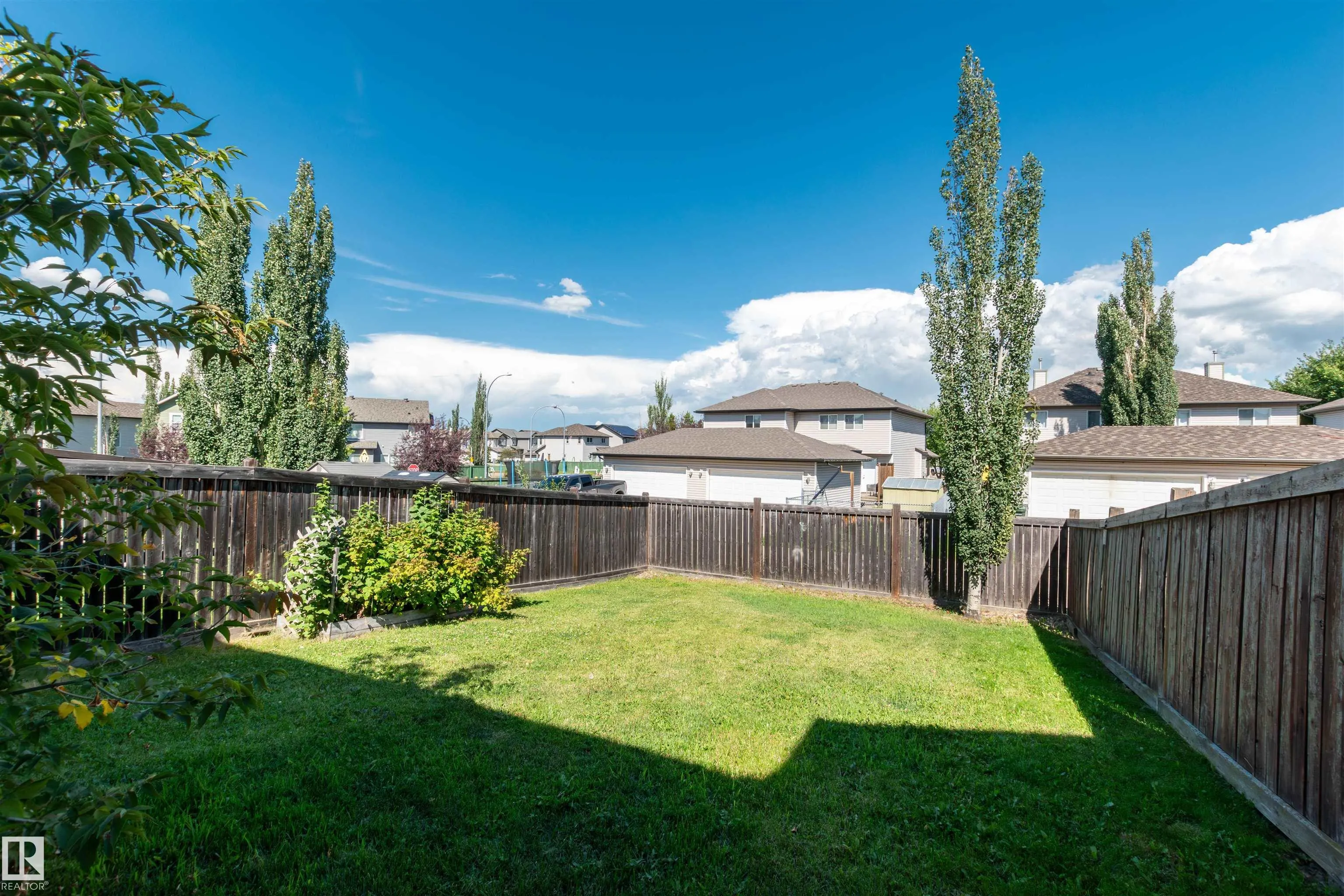 5 CARLYLE Crescent