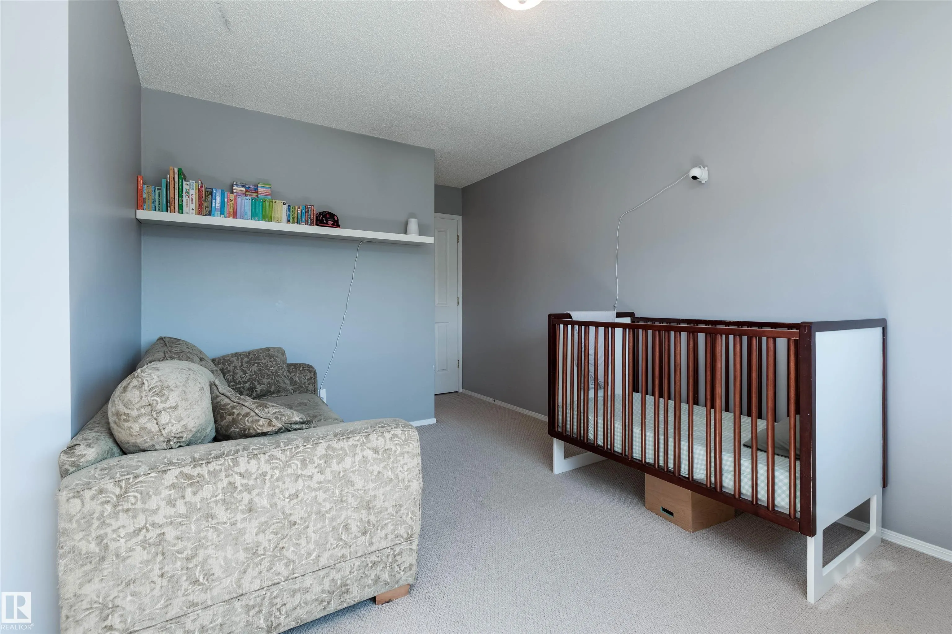 5 CARLYLE Crescent