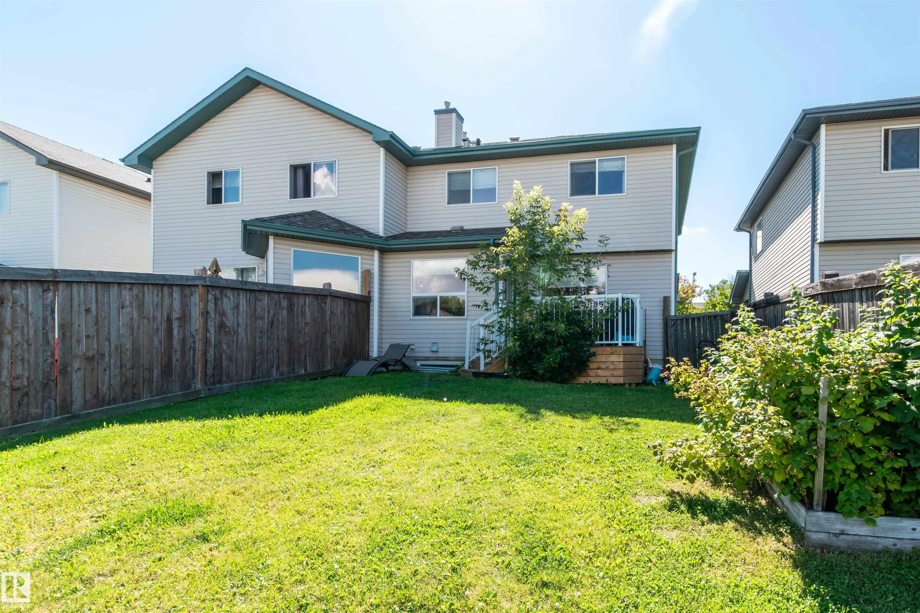 5 CARLYLE Crescent