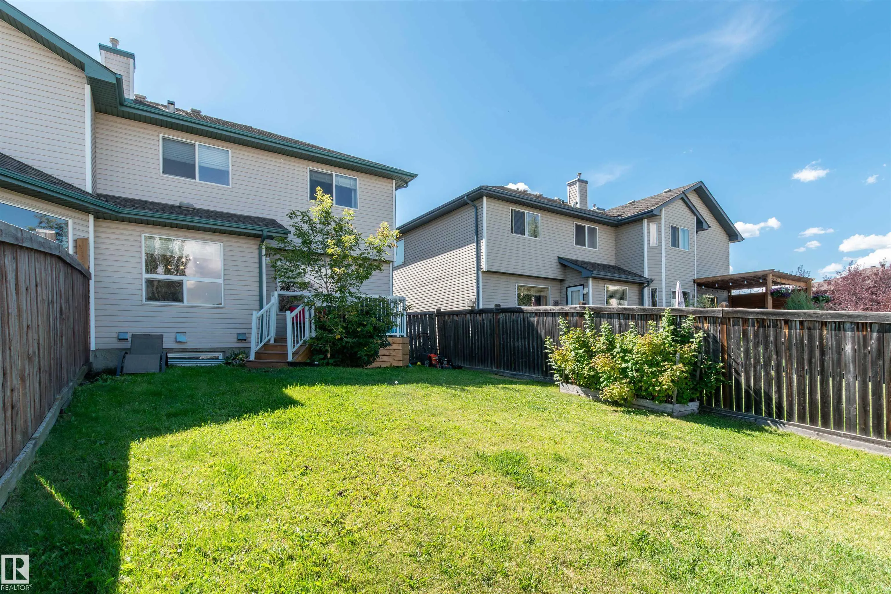 5 CARLYLE Crescent
