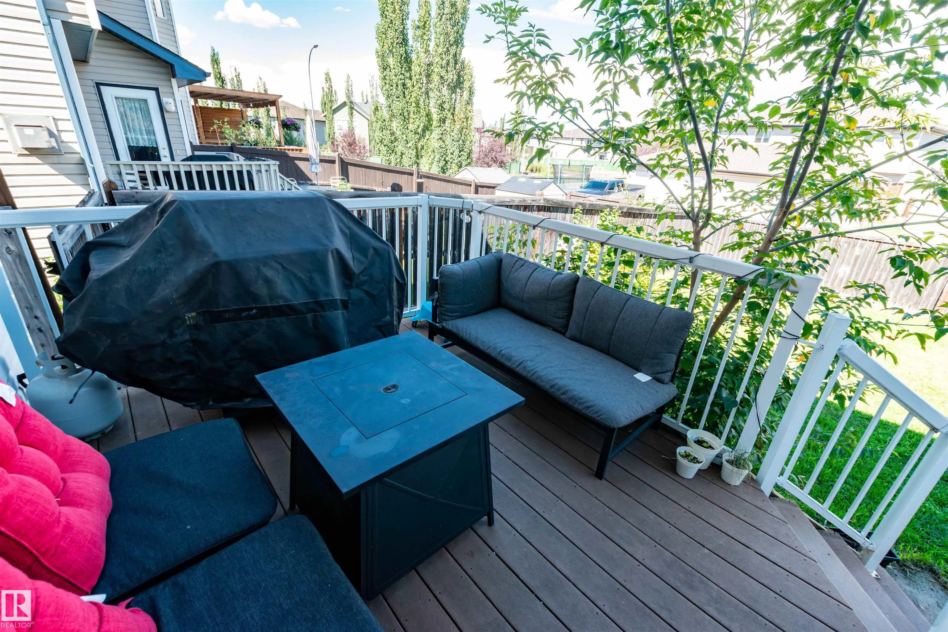 5 CARLYLE Crescent