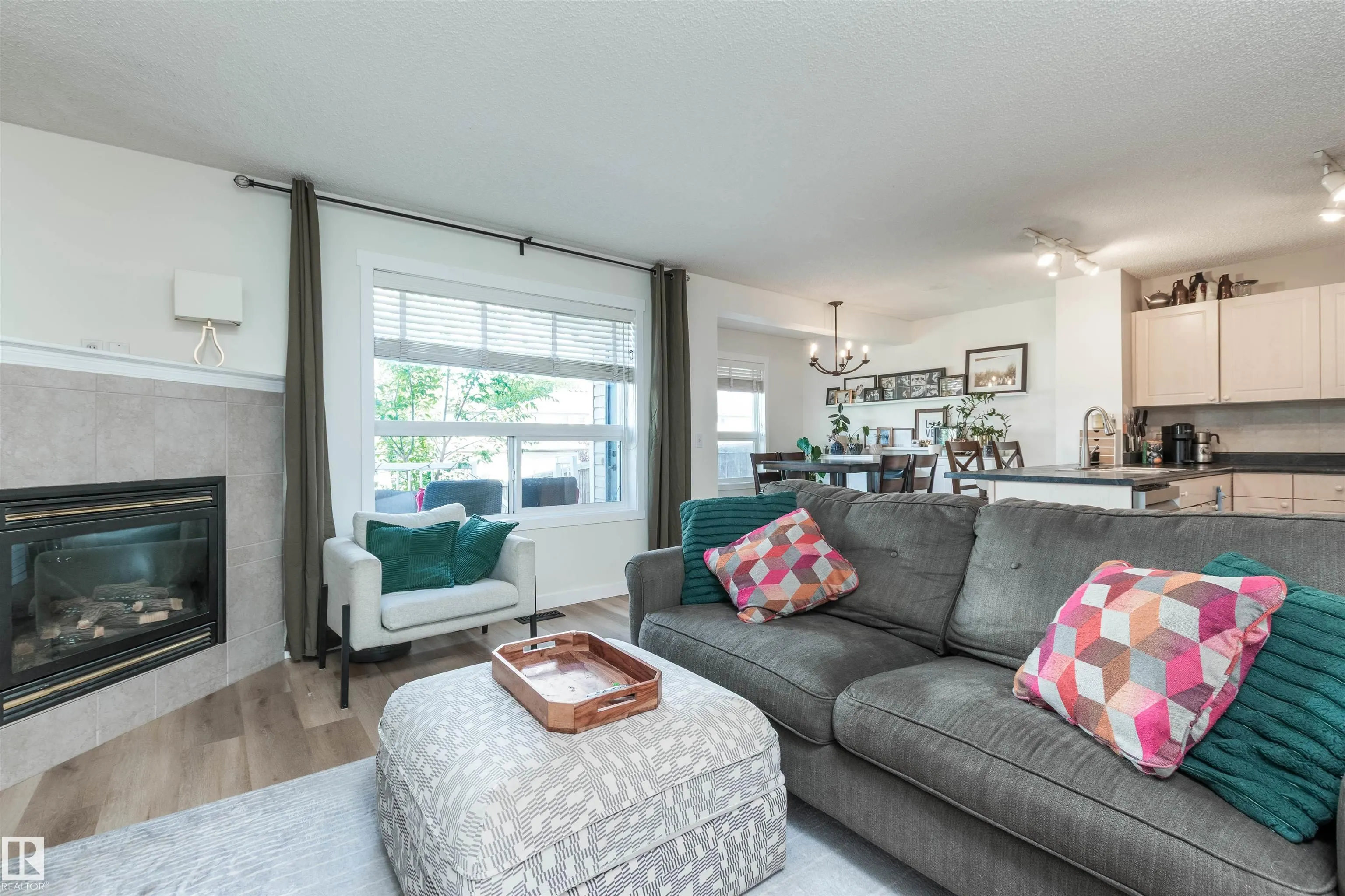 5 CARLYLE Crescent
